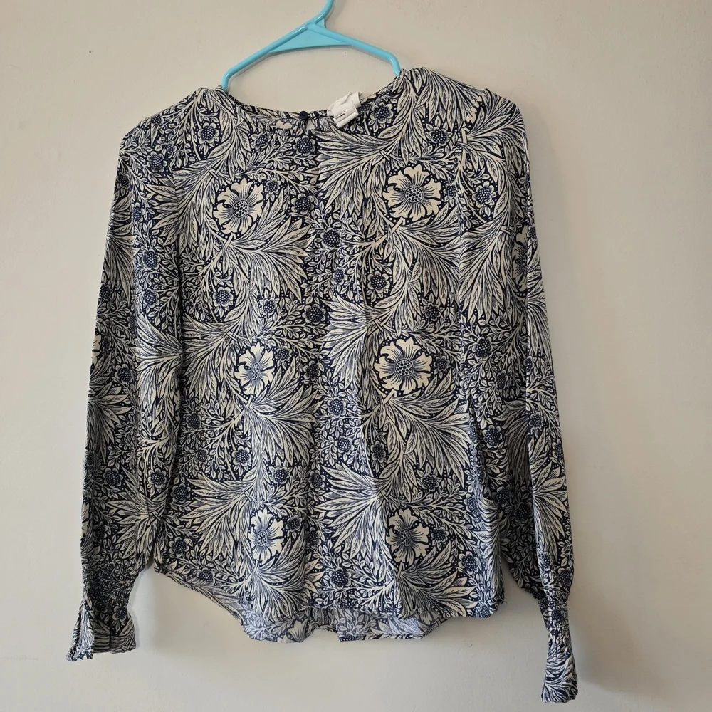 H&M Blue and White Floral Long-Sleeve Blouse